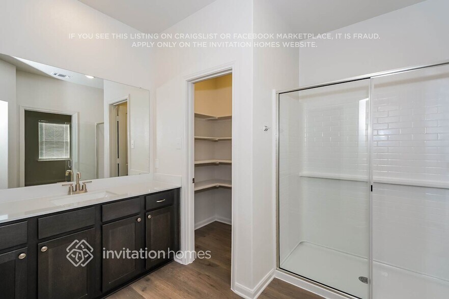 Building Photo - 10028 Pilot Pl