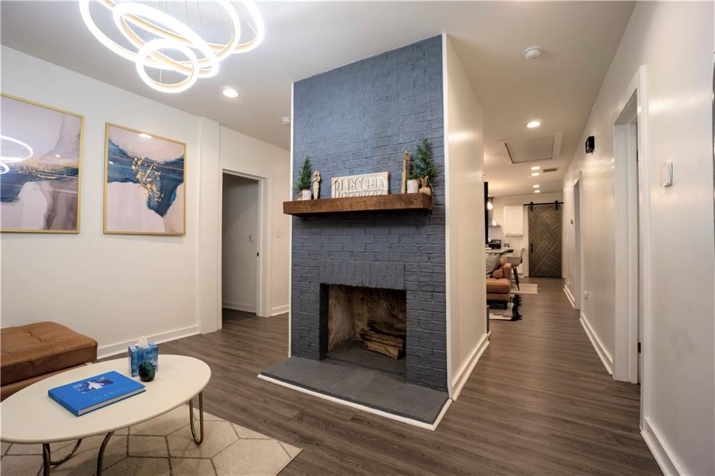 Building Photo - 811 King Rd