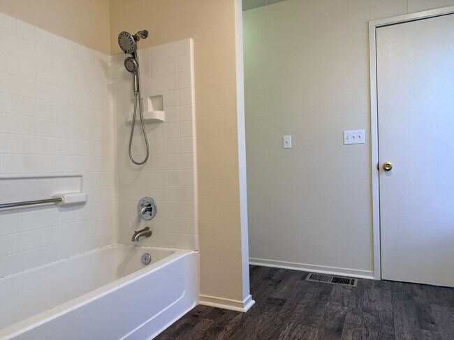 Building Photo - 1277 Sunrise Dr