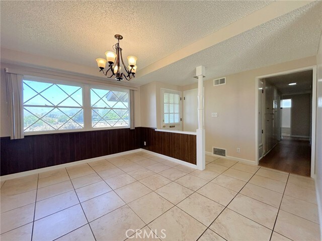 Building Photo - 238 E Sunset Dr N