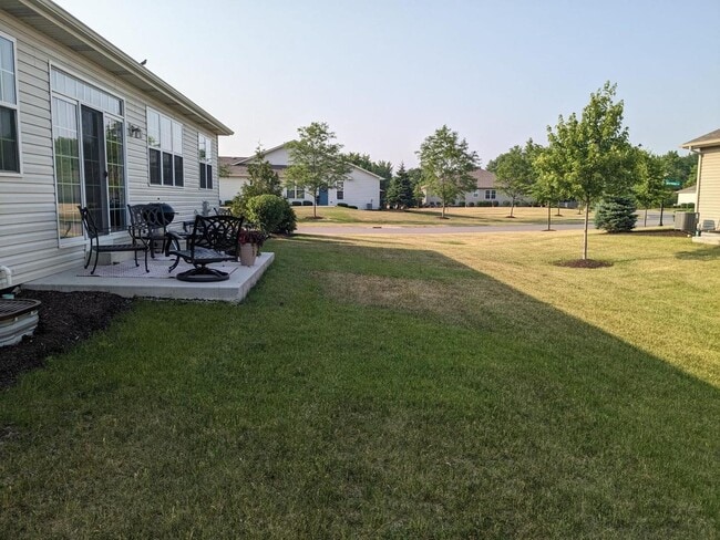 Building Photo - 2 Solara Ct
