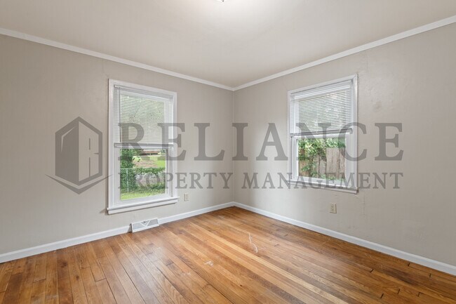 Building Photo - 1523 Matlock Dr