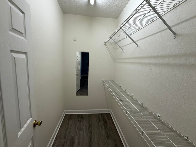 Building Photo - 9697 Leeward Way