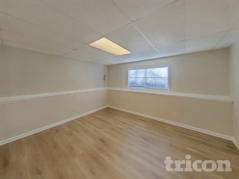 Building Photo - 205 Farmington Trce