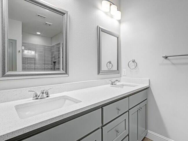 Building Photo - Brand New Luxury Townhouse in North Arlington