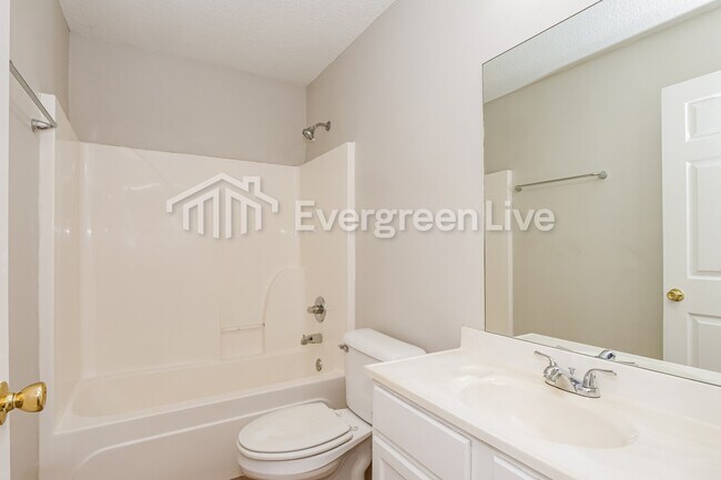 Building Photo - 261 Gracewood St