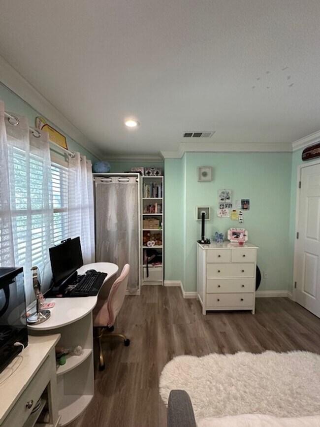 Building Photo - Upgraded Hallmark home on quiet cul-de-sac in a private community!