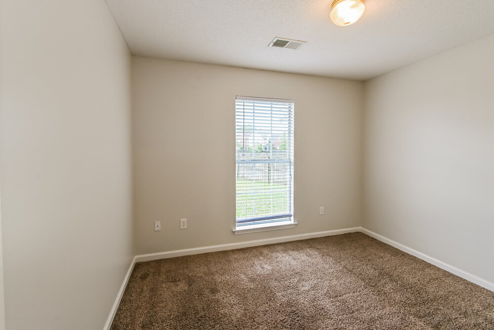 Building Photo - 7292 Crystal Dr