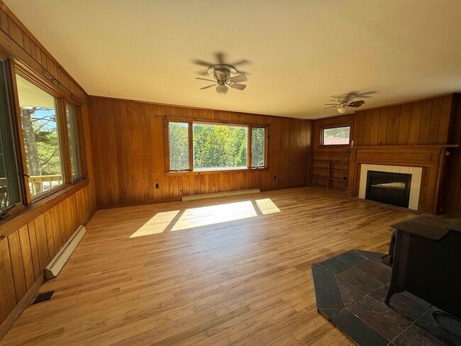 Building Photo - 473 Hapgood Pond Rd