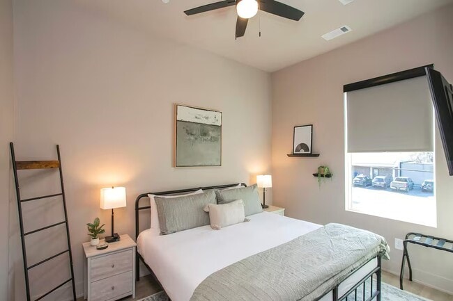 Building Photo - 1090 Haysboro Ave