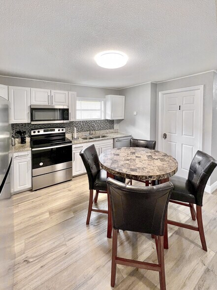 Building Photo - 3619 E Frierson Ave