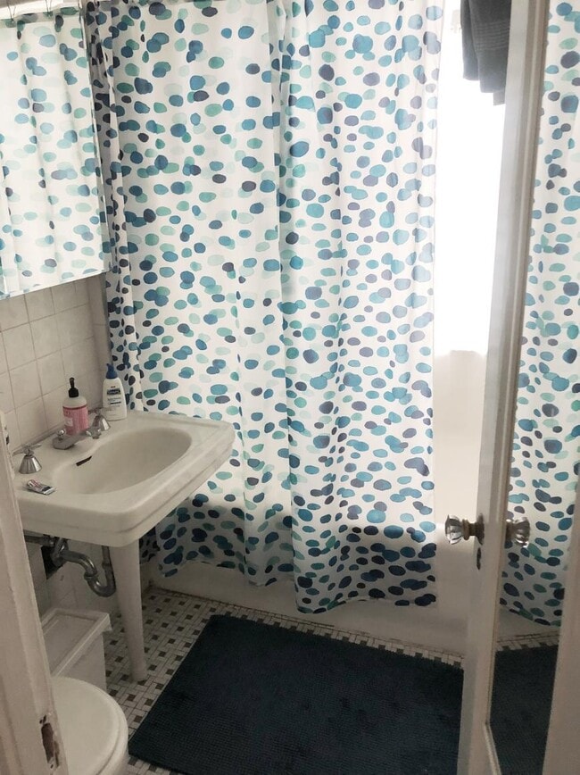 Building Photo - 1 bedroom in Chicago IL 60614