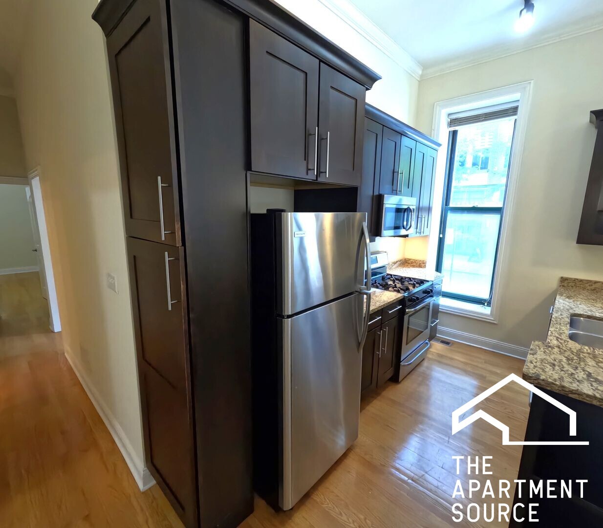 Building Photo - 851 N La Salle Dr