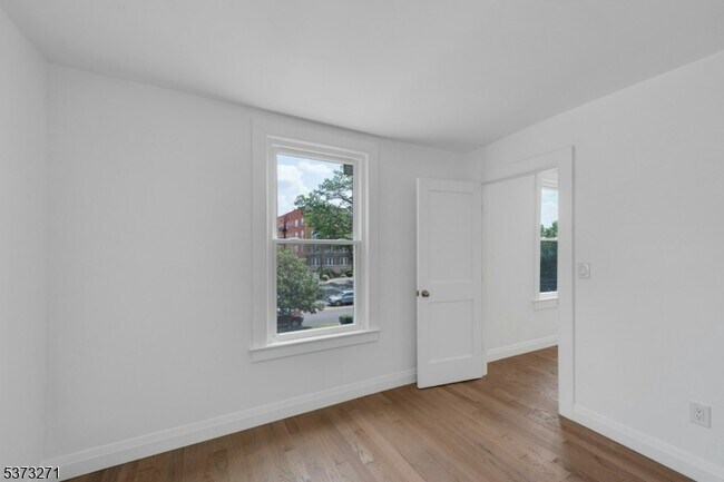 Building Photo - 78 Grove St