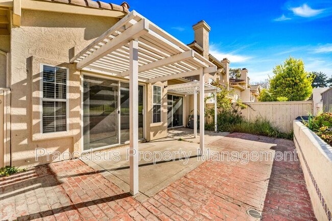Building Photo - 2394-A Greenbriar Dr