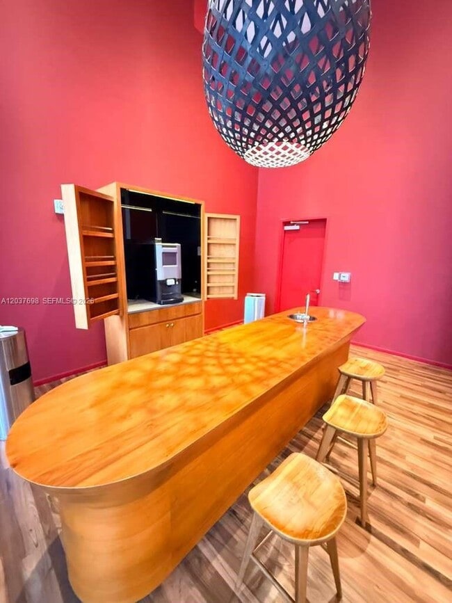 Building Photo - 1300 Brickell Bay Dr