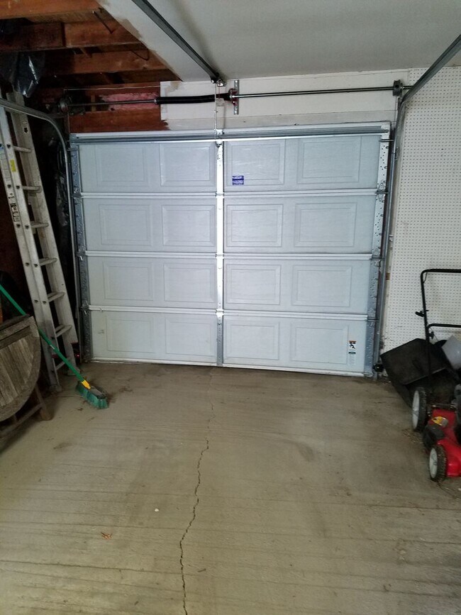 Building Photo - Franklin St 2109-2111