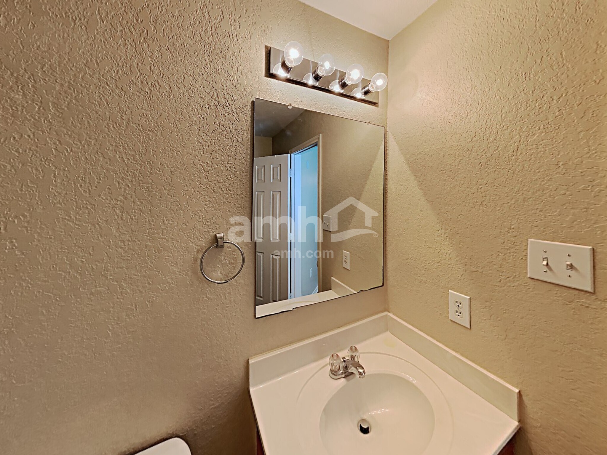 Building Photo - 9331 Juniper SPG