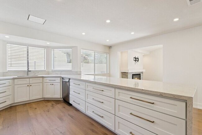 Building Photo - 923 N 59th St