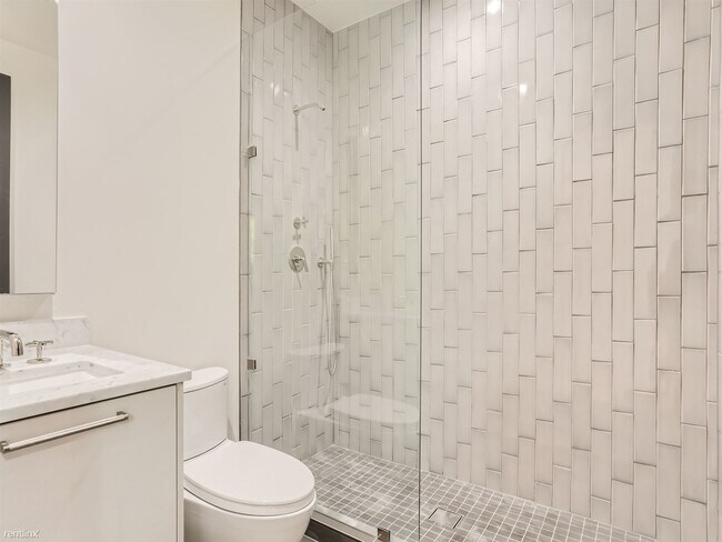 Building Photo - 1 br, 1 bath Condo - 11 Pennsylvania Street