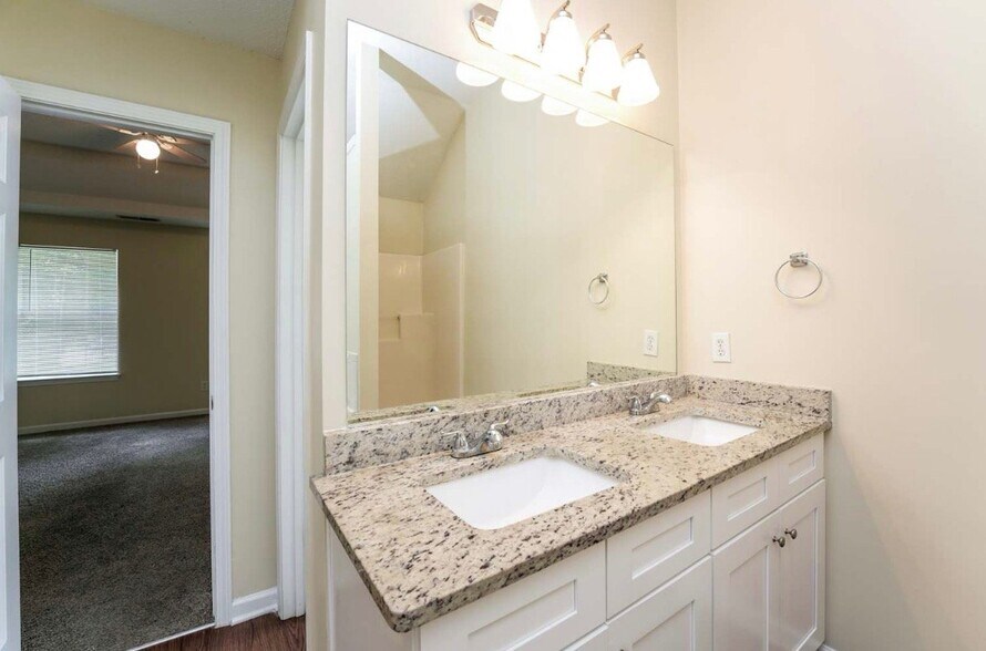 Building Photo - 3473 Cameo Ct