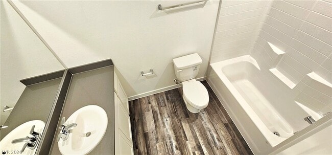 Building Photo - 915 Violet Heron St