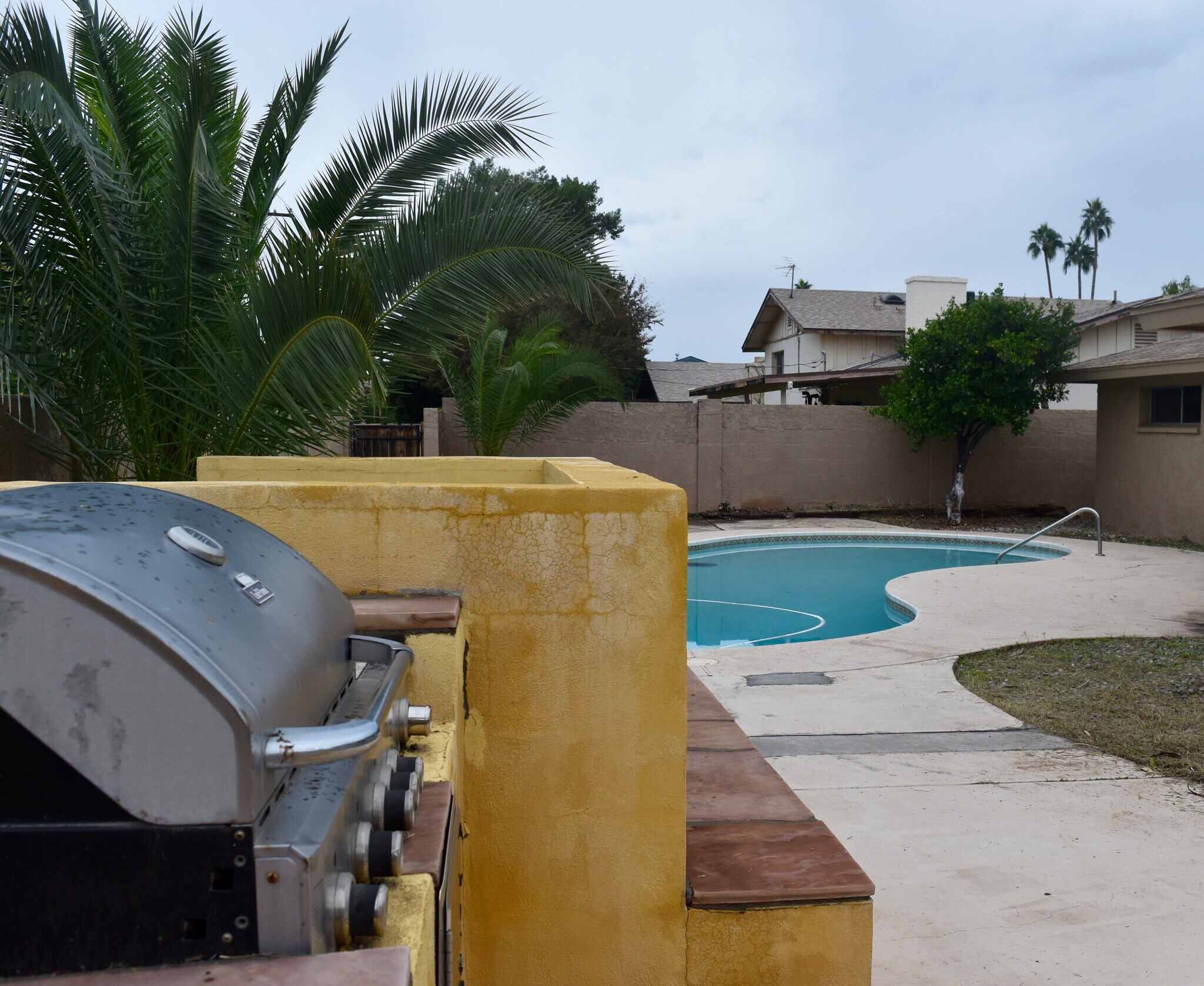 Building Photo - 1119 E Riviera Dr