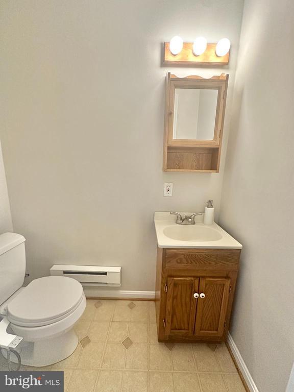 Building Photo - 703 Kentland Dr