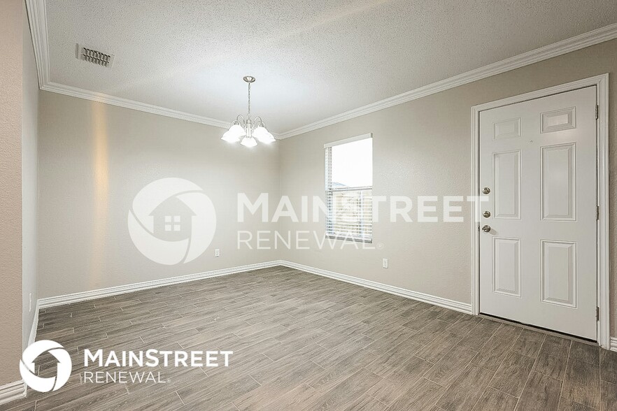 Building Photo - 704 Panola Dr