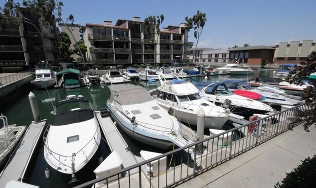 Building Photo - 9125 Marina Pacifica Dr N