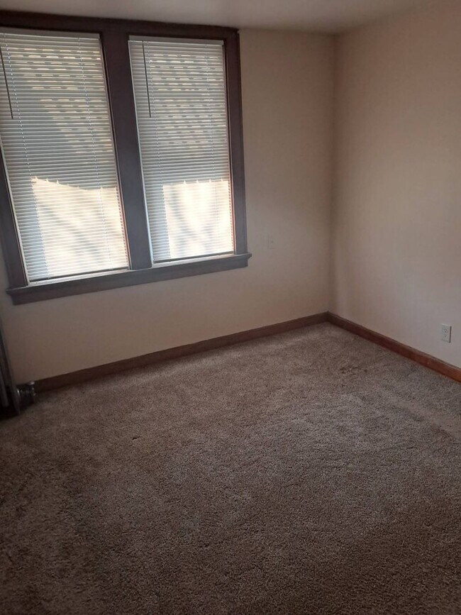 Building Photo - 3350N25thM