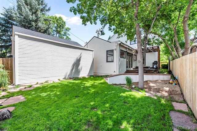 Building Photo - 1065 S Race St