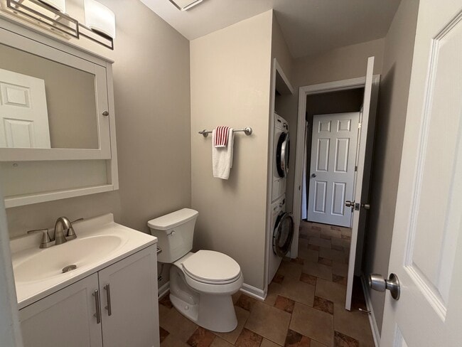 Building Photo - 12 Echo Ct