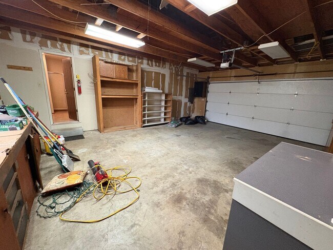 Building Photo - 3 Bed 3 Bath House