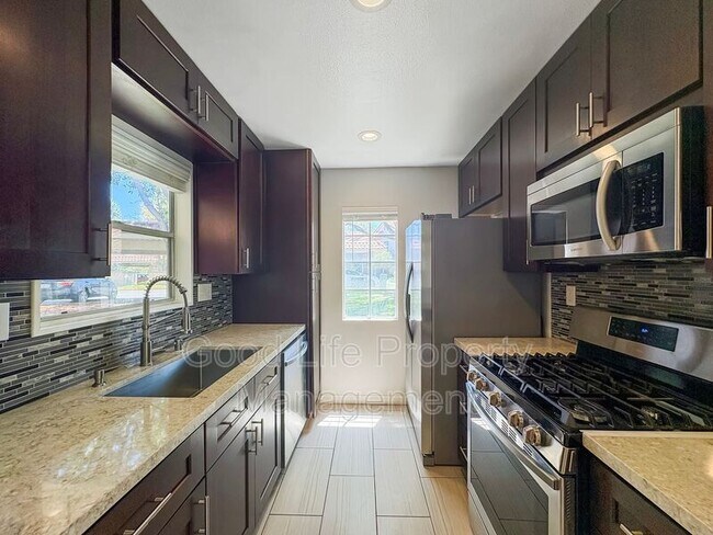 Primary Photo - 10686 Aderman Ave