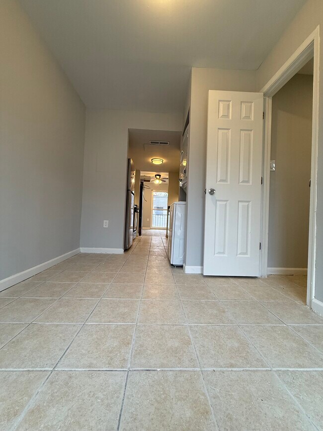 Building Photo - 238 Stevenson Square