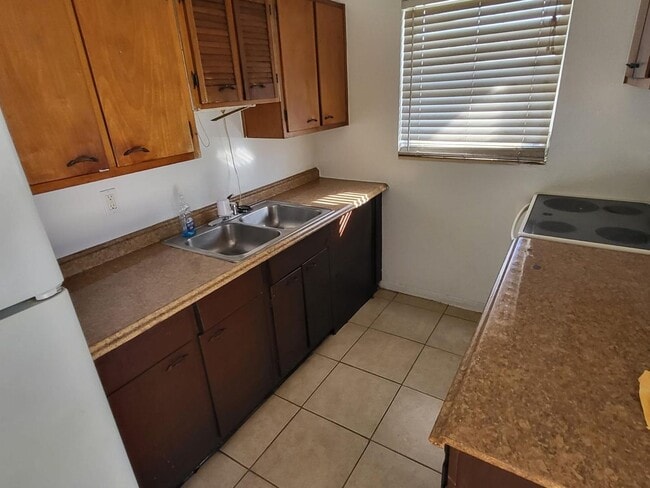 Building Photo - 4379 Neptune Dr SE