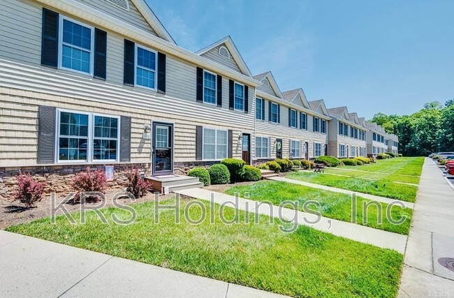 Building Photo - 136 Old Tavern Cir