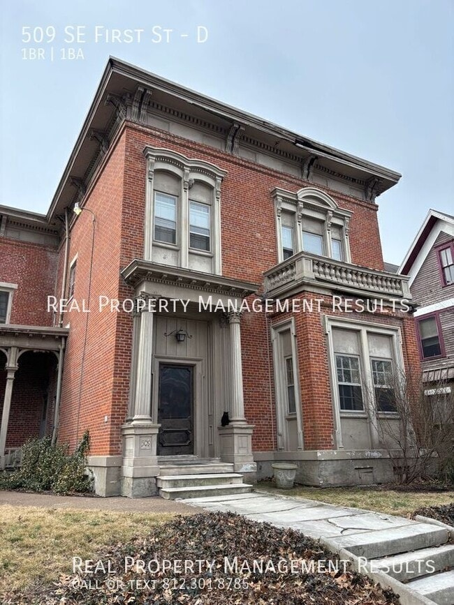 Building Photo - 509 SE First St-D
