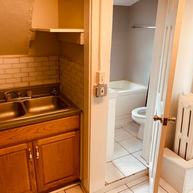 Building Photo - 2900 Enoch Ave