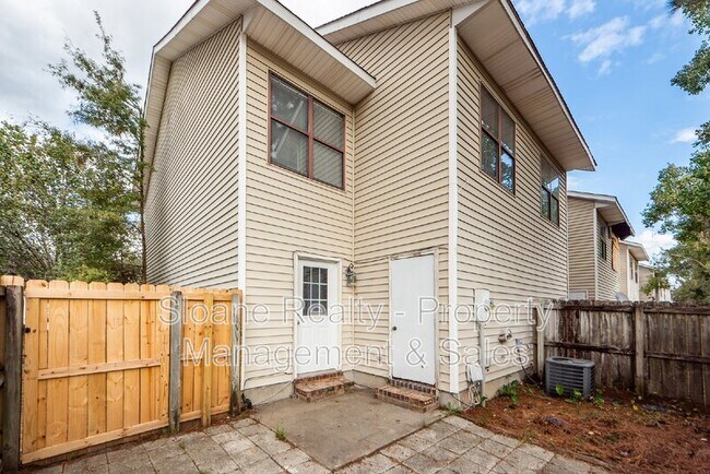 Building Photo - 149 Pine Shadow Dr