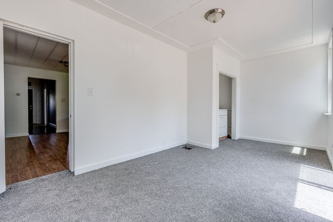 Building Photo - 834 Industry St