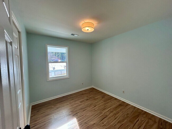 Building Photo - Fully Renovated One-Level Home in the heart of Chesterfield – New HVAC, Windows & Stunning Kitchen!