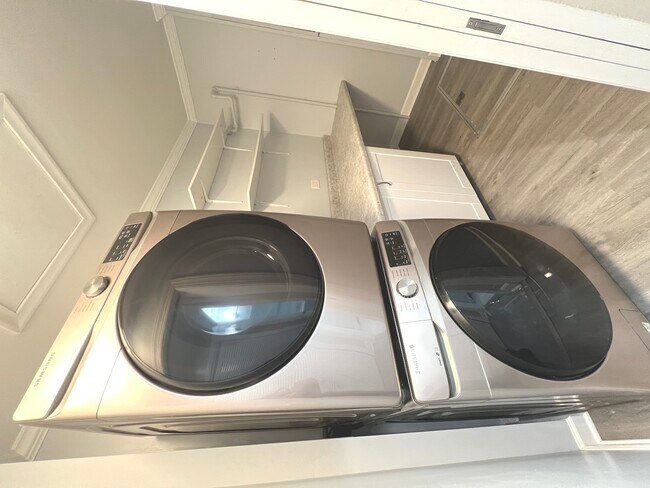 Building Photo - 206 Raupp Blvd