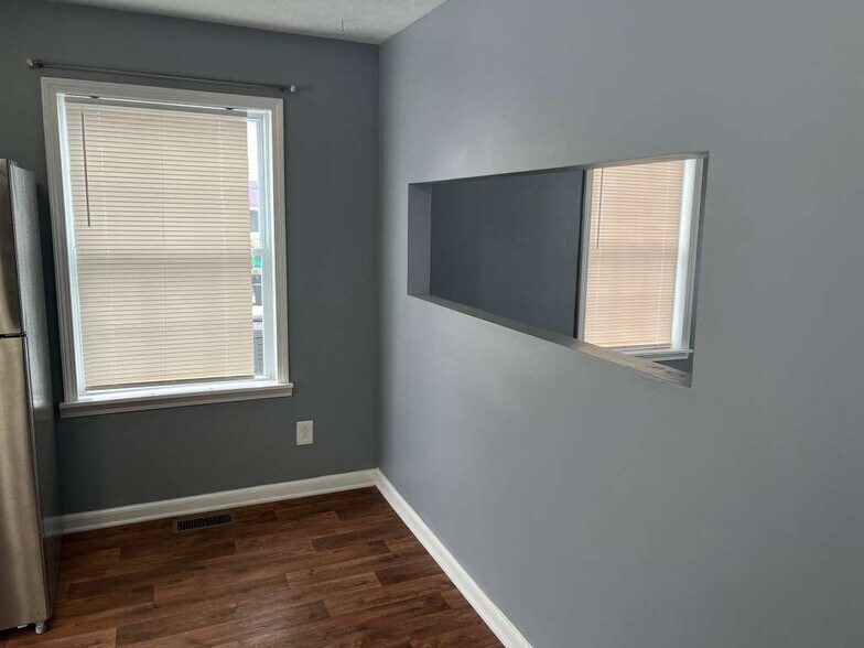 Building Photo - 2205 Elmhurst Ave