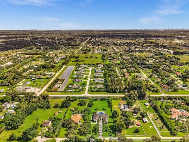 Building Photo - 6122 SW 173rd Way