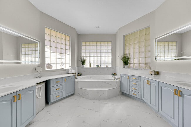 Building Photo - 13620 Folkestone Ct