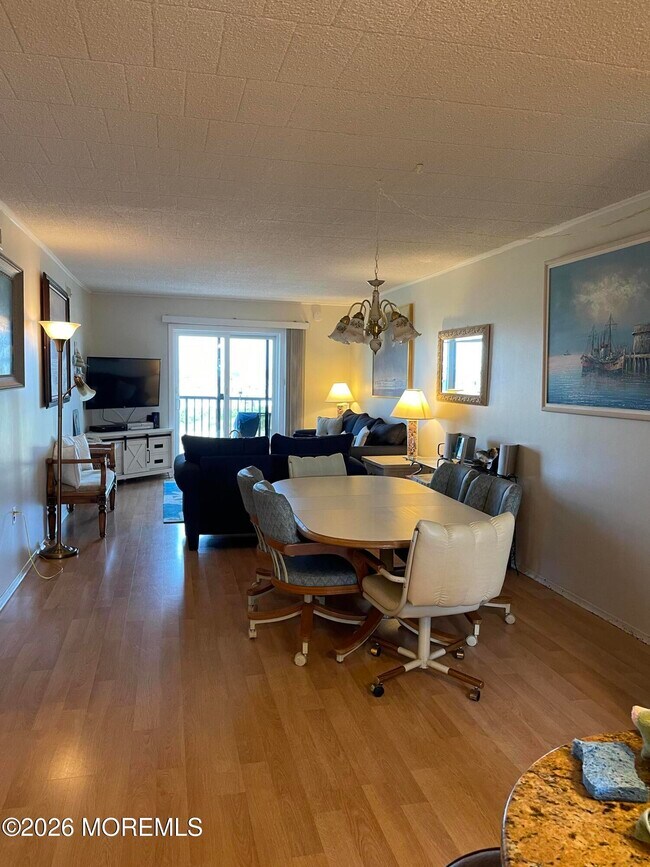Building Photo - 51 Hiering Ave