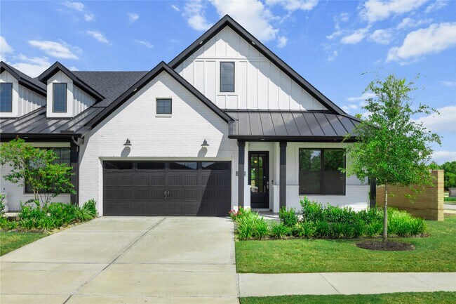 Primary Photo - 15302 Spanish Ranchos Wy