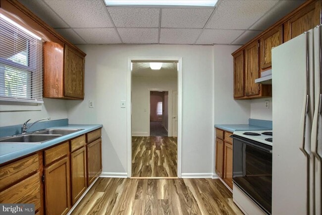 Building Photo - 424 W Main St